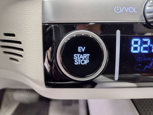 New 2025 Hyundai Ioniq 6 SEL image 32