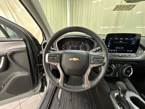 Used 2025 Chevrolet Blazer LT w/ Convenience Package FWD image 22