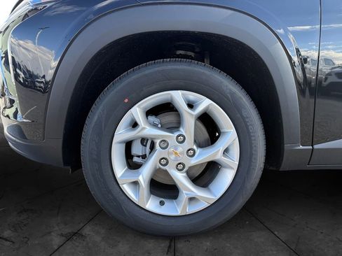 New 2026 Chevrolet Trax LS w/ LS Convenience Package FWD image 14