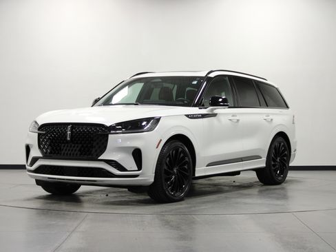 Used 2025 Lincoln Aviator Reserve w/ Luxury Package image 8