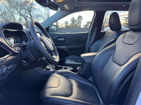 Used 2022 Jeep Cherokee Limited image 13