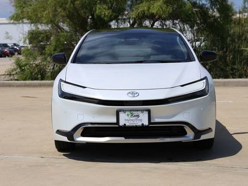 New 2026 Toyota Prius Plug-In Hybrid FWD image 2