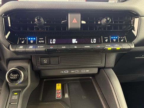 Used 2027 Toyota Land Cruiser AWD/4WD image 36