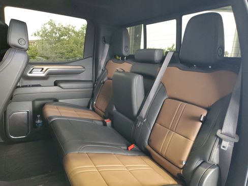 Used 2024 Chevrolet Silverado 1500 High Country AWD/4WD image 8