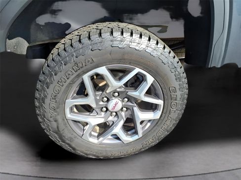 Used 2019 GMC Sierra 1500 AT4 w/ AT4 Premium Package image 9