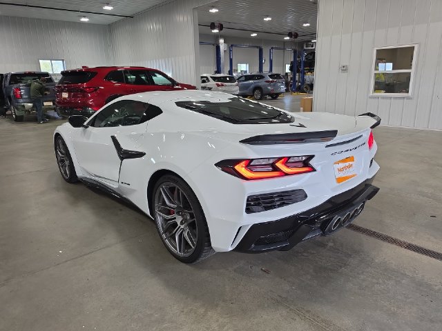 Used 2023 Chevrolet Corvette Z06 RWD image 6
