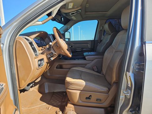 Used 2024 RAM 2500 Limited image 9