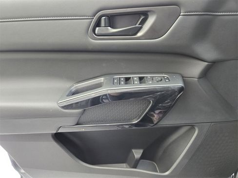 New 2026 Nissan Pathfinder SV image 11