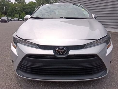 Used 2024 Toyota Corolla LE FWD image 8