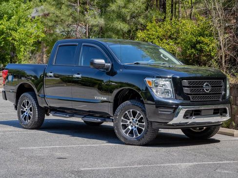 Used 2021 Nissan Titan SV w/ Accessory Utility Package AWD/4WD image 3