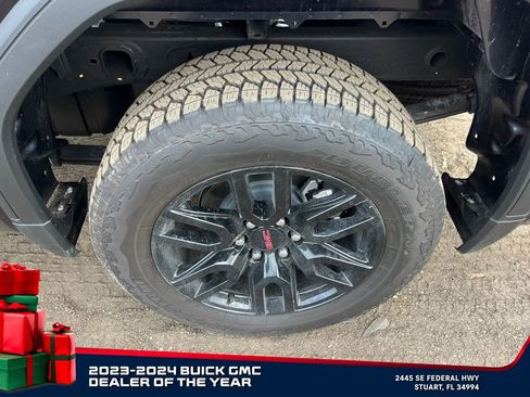 New 2025 GMC Sierra 1500 Elevation image 9