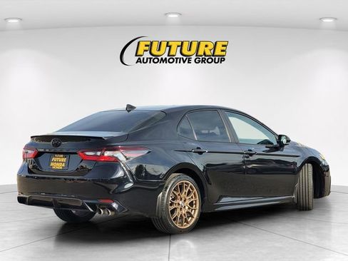 Used 2024 Toyota Camry SE image 4