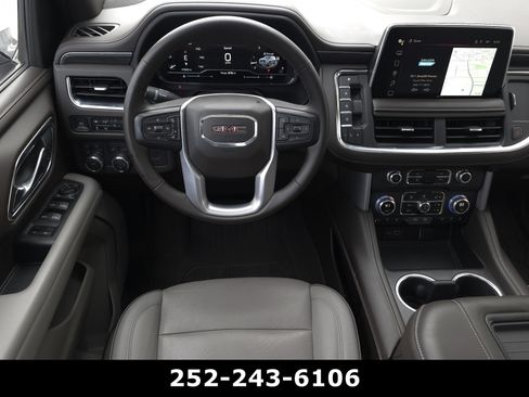 Used 2023 GMC Yukon SLT w/ SLT Premium Package image 14