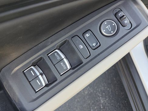 Certified 2023 Honda Accord EX image 28