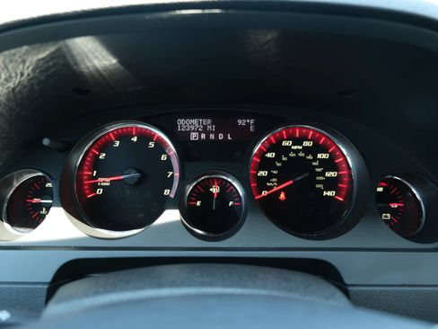 Used 2012 GMC Acadia SLT AWD/4WD image 16