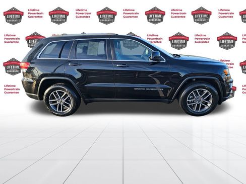 Used 2020 Jeep Grand Cherokee Laredo w/ Laredo X Package image 7