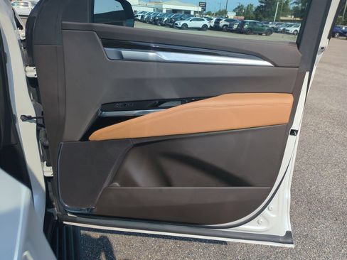 Certified 2025 Cadillac Escalade Premium Luxury w/ Touring Package AWD/4WD image 27