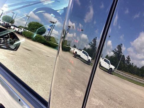 Used 2022 Ford Explorer XLT w/ Equipment Group 202A image 18