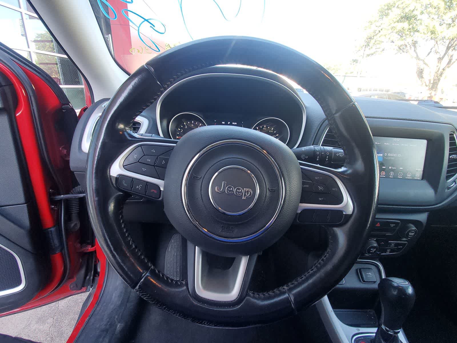 Used 2019 Jeep Compass Latitude FWD image 14