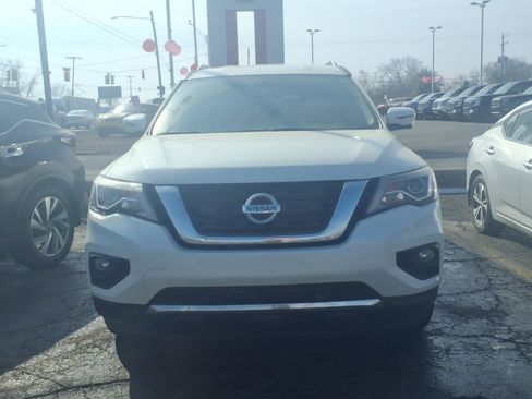 Used 2019 Nissan Pathfinder SL image 2