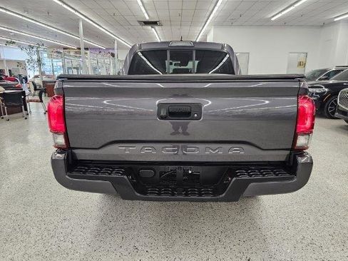 Used 2019 Toyota Tacoma SR w/ SR Convenience Package image 5