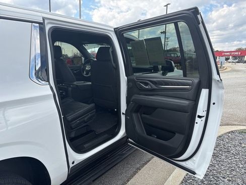 Used 2022 GMC Yukon XL Denali image 23