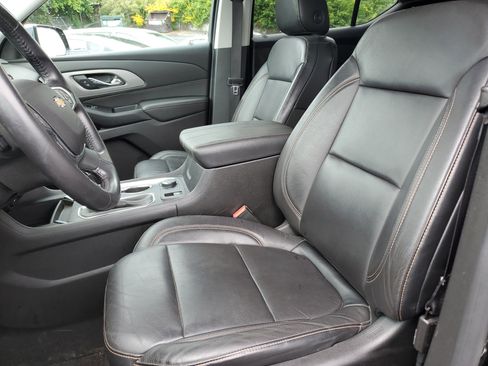 Used 2018 Chevrolet Traverse LT image 16