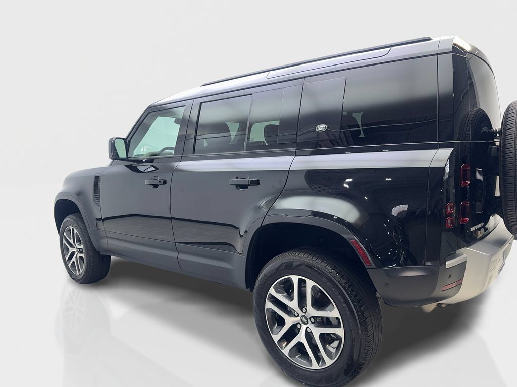 Used 2023 Land Rover Defender 110 SE AWD/4WD image 15