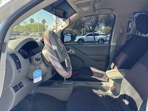 Used 2020 Nissan Frontier SV RWD image 9