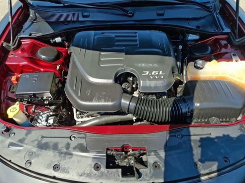 Used 2018 Dodge Charger SXT RWD image 30