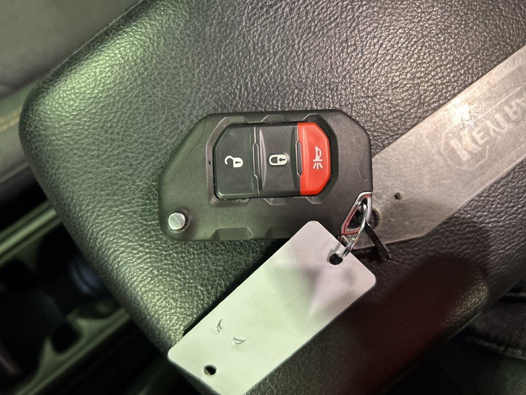 Used 2024 Jeep Wrangler Sport AWD/4WD image 22