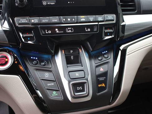 Used 2024 Honda Odyssey Elite image 17