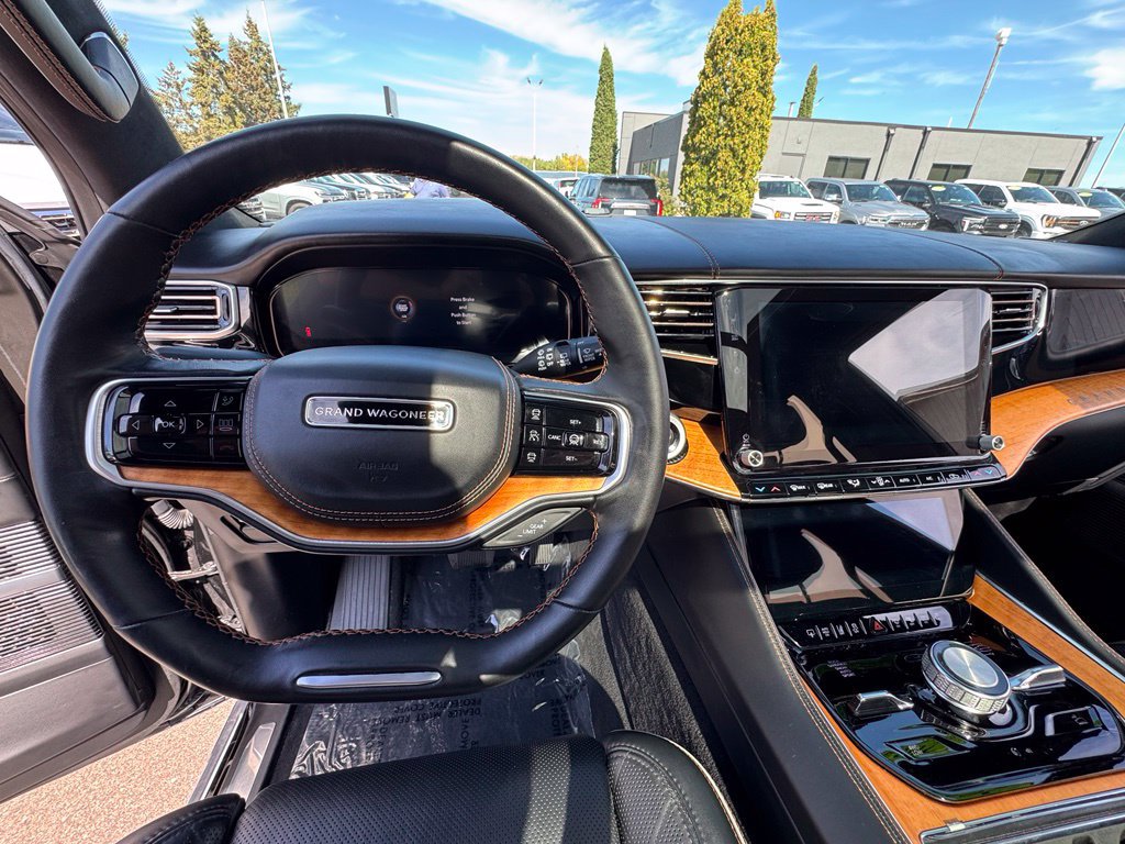 Used 2022 Jeep Grand Wagoneer Series III w/ Rear-Seat Entertainment Group AWD/4WD image 20