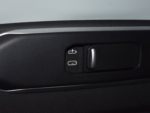 New 2026 BMW X5 xDrive40i w/ Executive Package image 19