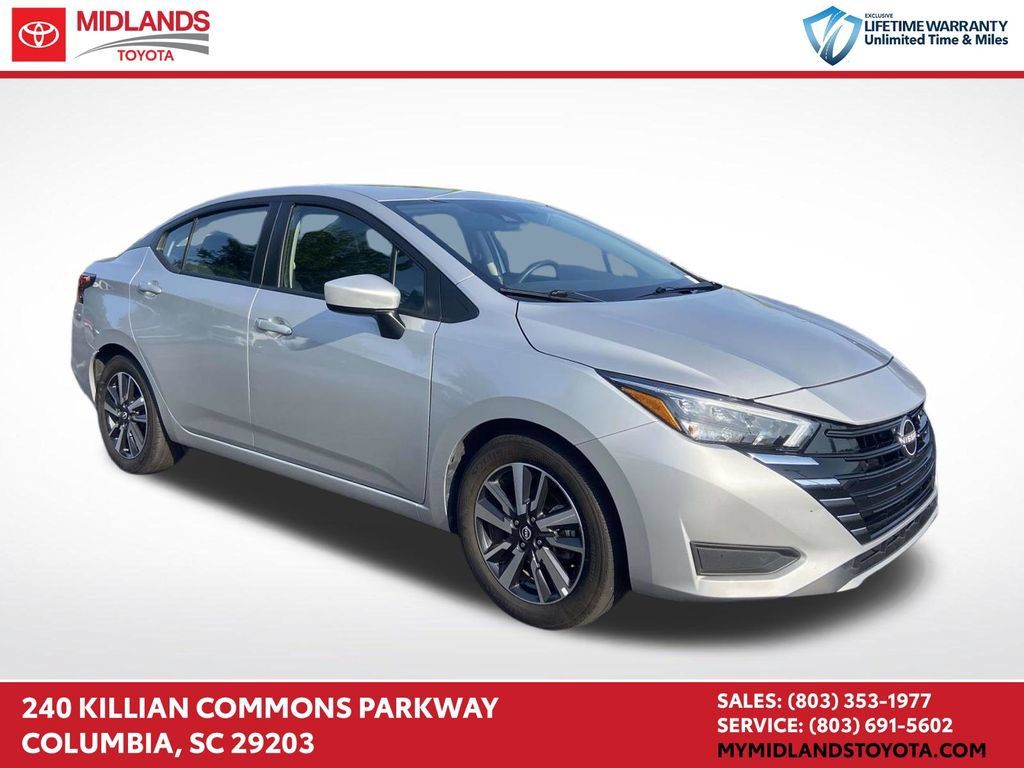 Used 2025 Nissan Versa SV FWD image 1