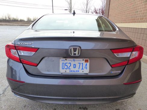 Used 2019 Honda Accord EX image 8