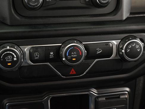 Used 2020 Jeep Wrangler Sport AWD/4WD image 28