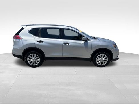Used 2016 Nissan Rogue S AWD/4WD image 7