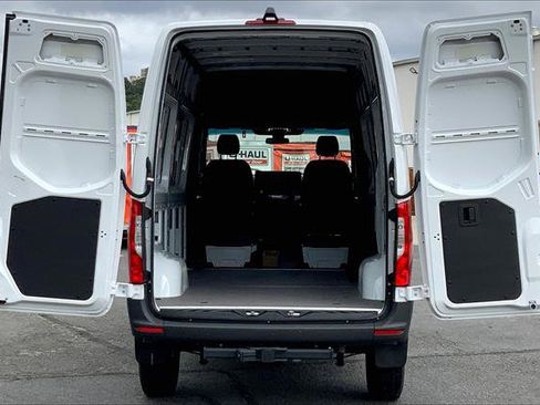 Used 2024 Mercedes-Benz Sprinter 2500 image 48