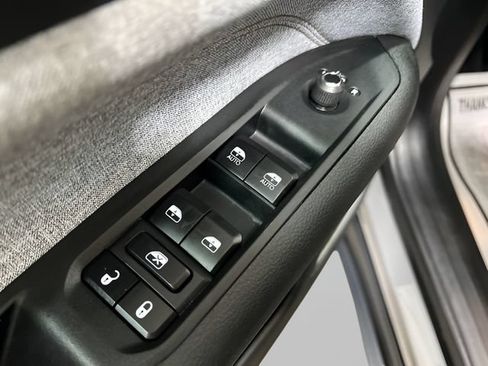 Used 2023 Jeep Compass Latitude AWD/4WD image 19