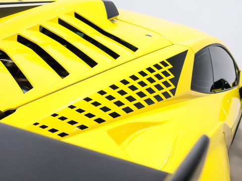 Used 2022 Lamborghini Huracan STO image 72