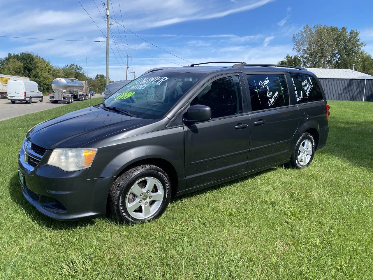 Used 2012 Dodge Grand Caravan SE FWD image 1