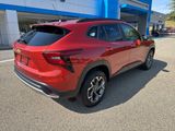 Used 2024 Chevrolet Trax LT w/ Sunroof Package image 5