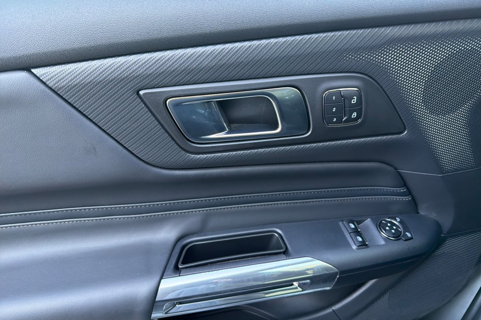 Used 2025 Ford Mustang GT Premium RWD image 16
