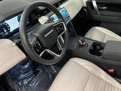 Used 2024 Land Rover Discovery Sport S image 5