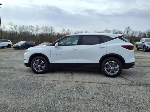 Used 2025 Chevrolet Blazer LT AWD/4WD image 29