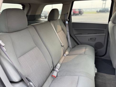 Used 2007 Jeep Grand Cherokee Laredo w/ Cargo Convenience Group AWD/4WD image 28