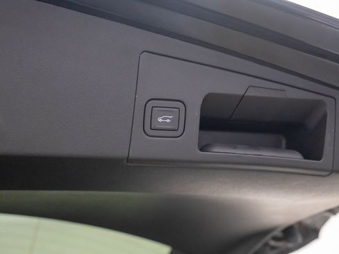 New 2026 Cadillac XT5 Luxury w/ LPO, Floor Liner Package image 25