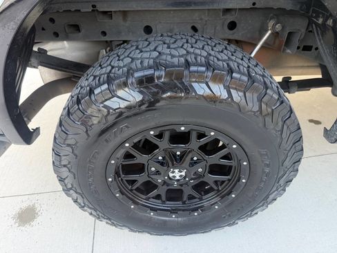 Used 2017 Ford F150 Lariat w/ Equipment Group 502A Luxury image 23