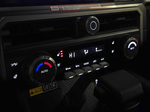 Certified 2025 Toyota 4Runner TRD Off-Road Premium image 29